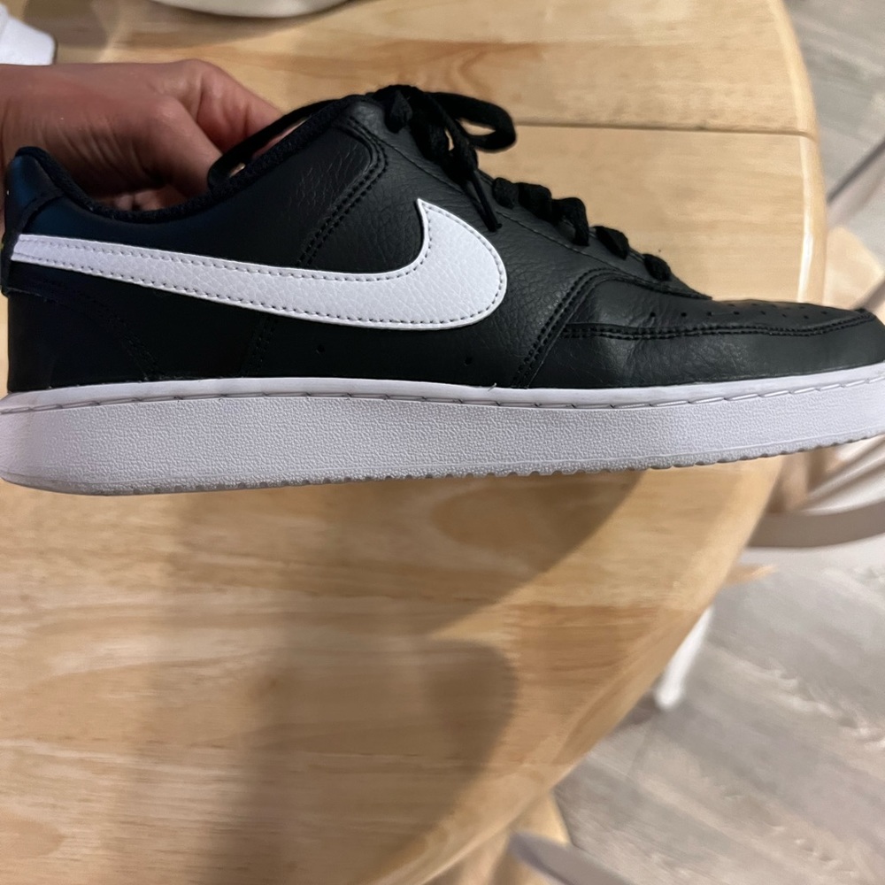Mens nike low top sneakers